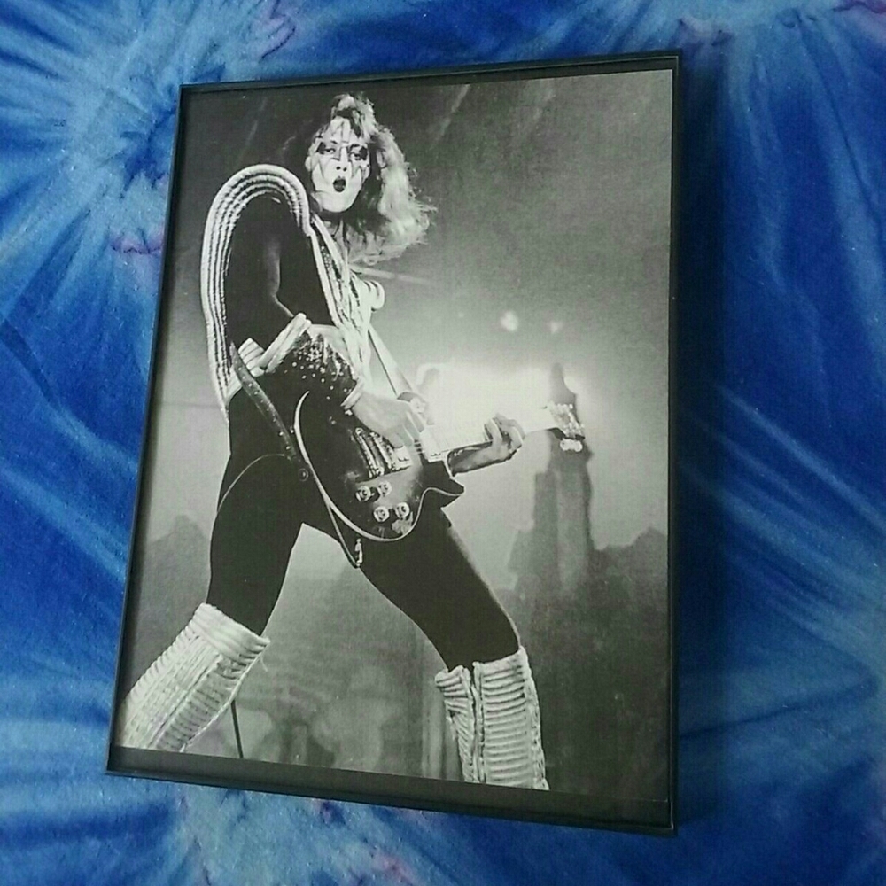 KISS Band Ace Frehley Onstage Electric Guitar Spaceman KISS Alive Rock